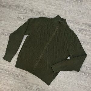 Uniqlo Dark Green Ribbed Sweater